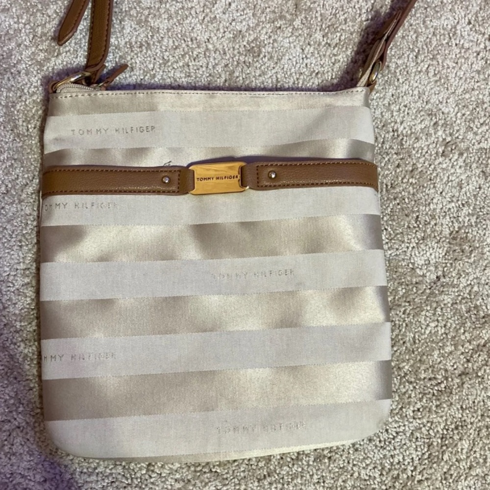 Tommy Hilfiger purse